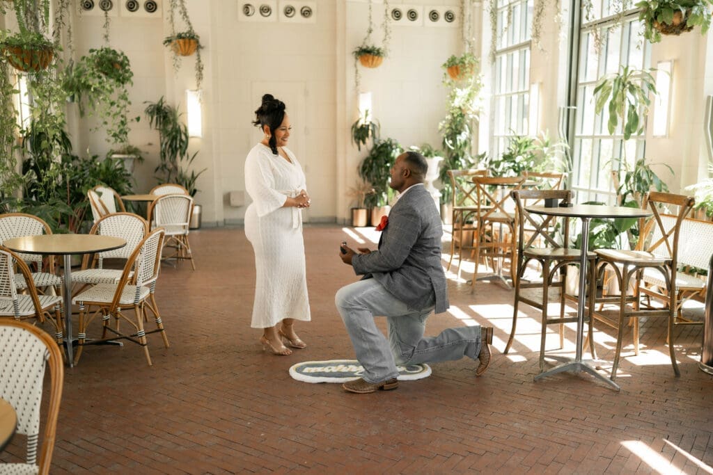 Man proposing to woman in Fort Worth, TX