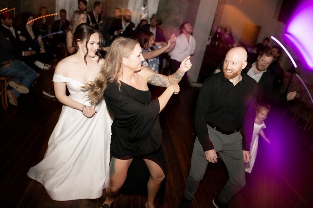 Party on the dancefloor 