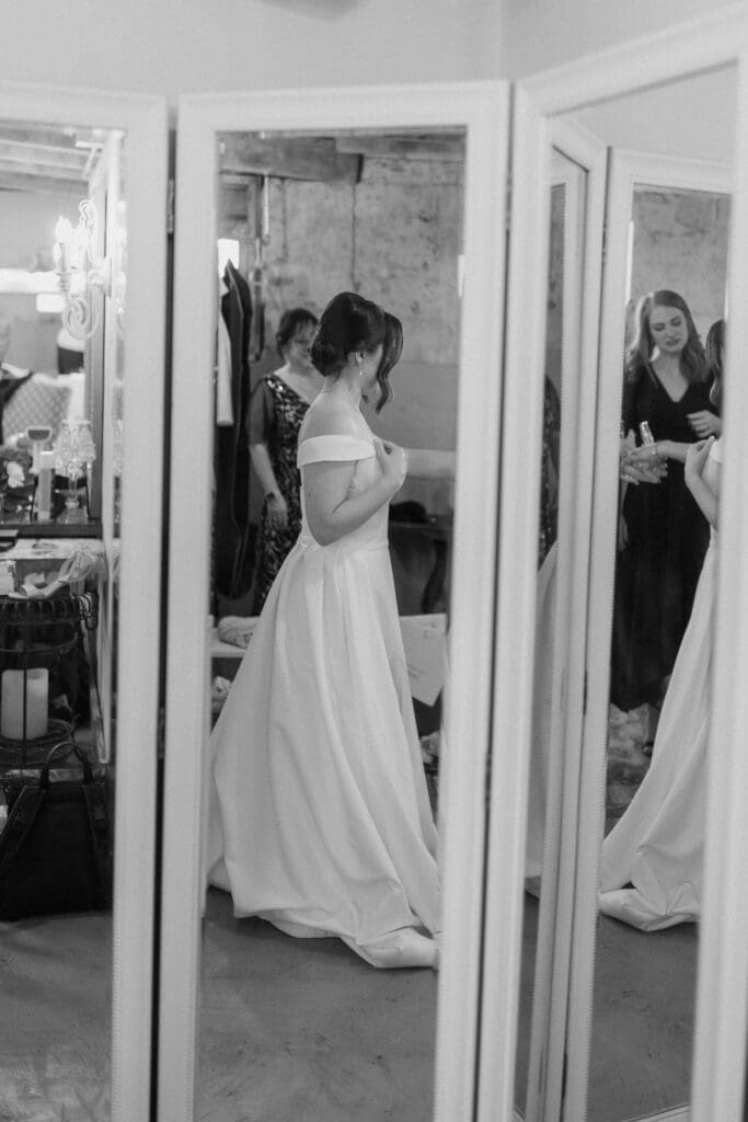 Bride getting ready at The 1906 wedding venue in Whitesboro, TX