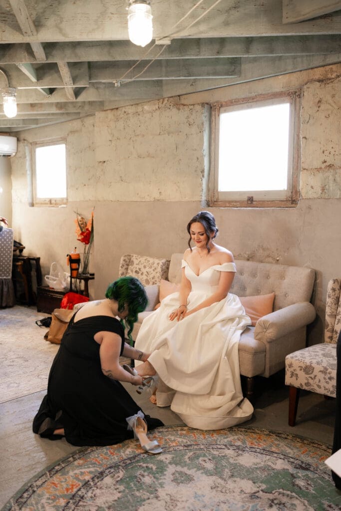 Bride getting ready at The 1906 wedding venue in Whitesboro, TX