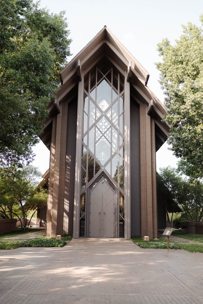 Outside shot of the Marty Leonard Chapel in Fort Worth
