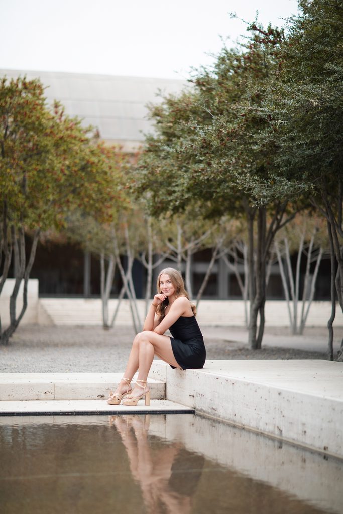 Kimbell art museum senior portrait session